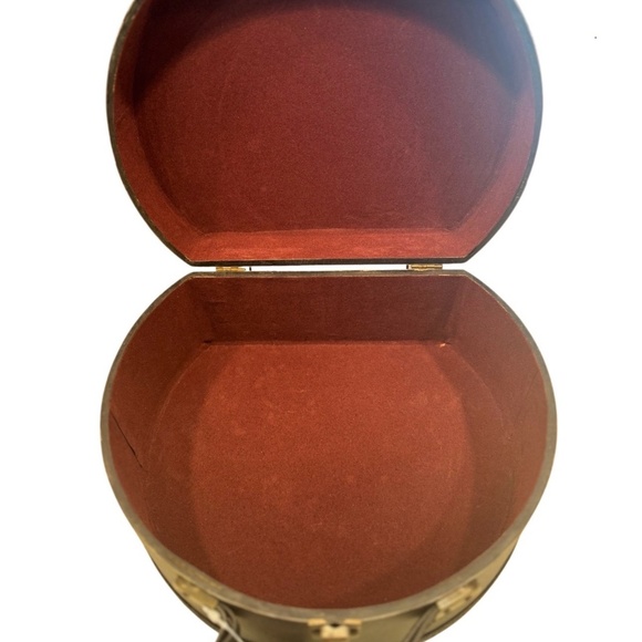 Betty Boop SS Sarna Motorcycle Hat Box - Picture 6 of 6